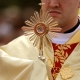 Stalowa Wola: Arcybiskup Mokrzycki przekazał relikwie papieża Polaka