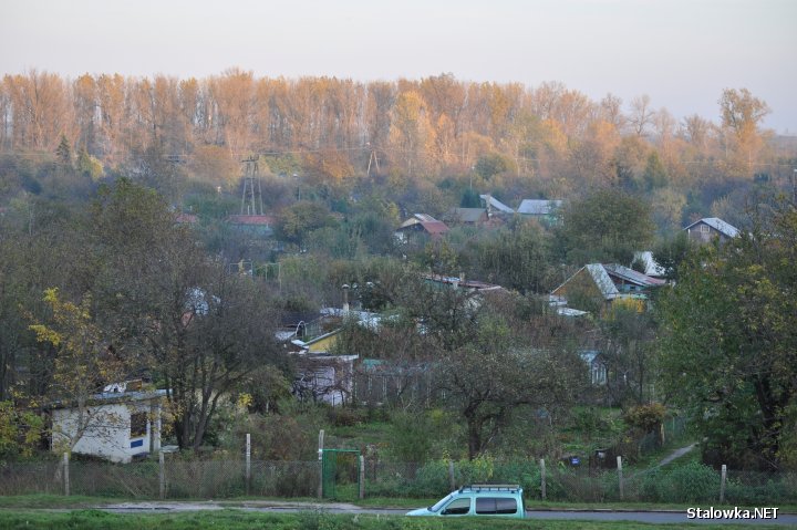 Działkowcy ze Stalowej Woli negocjowali z urzędem miasta opłaty za wywóz śmieci z terenu ogródków. Udało się dojść do kompromisu.