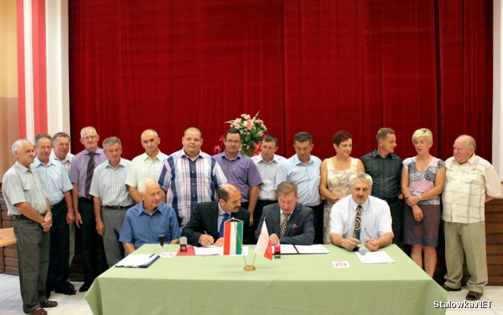 Węgierską gminę Kistraca reprezentował burmistrz Solymosi Sandor (z lewej).
