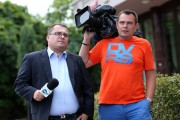 W Stalowej Woli przebywała ekipa reporterów TVN24. Dziennikarzy wypatrzyliśmy między innymi przed budynkiem stalowowolskiego Urzędu Miasta oraz przy obiektach Miejskiego Ośrodka Sportu i Rekreacji.