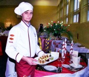 Uczeń klasy kucharz-kelner w stalowowolskim ZSP nr 3, Konrad Borowski odbył dwumiesięczny staż zawodowy w kuchni Gordona Ramsay'a.