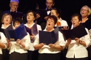 Podczas koncertu na scenie zaprezentowały się chóry działające w Miejskim Domu Kultury oraz uczniowie klas chóralnych PSP nr 11 i Gimnazjum nr 4.