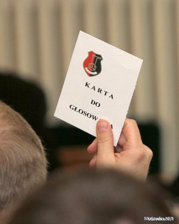 Miejscy radni w Stalowej Woli przyjęli budżet na 2014 rok.