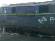 Jak wynika ze wstępnych ustaleń pociąg towarowy relacji Skarżysko Kamienna - Jasło najechał na leżącą na torach kobietę. Nie reagowała ona na sygnały dźwiękowe wysyłane przez maszynistę. Poniosła śmierć na miejscu.