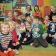 Stalowa Wola: Uczennice ekonomika czytają dzieciom w ramach ogólnopolskiej akcji