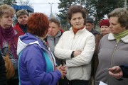 Kupcy w Stalowej Woli protestują przeciwko likwidacji targu na rzecz budowy dwóch hal między ul. Okulickiego a torami.