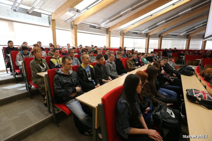 Środowy Dzień Otwarty Politechniki Rzeszowskiej przyciągnął tłum maturzystów nie tylko ze Stalowej Woli ale i okolic.