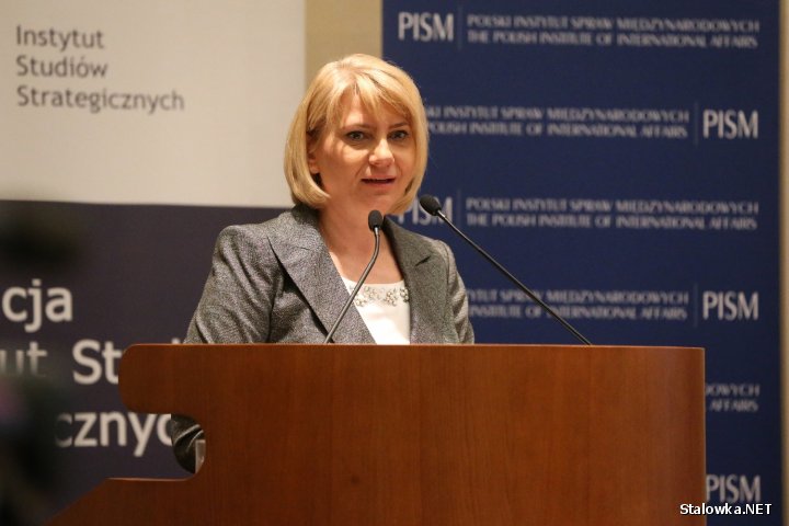 KRAKÓW: Konferencja o nowych wyzwaniach dla polityki bezpieczeństwa NATO i UE. Na zdjęciu Anna Szymańska-Klich, prezes Instytutu Studiów Strategicznych w Krakowie.