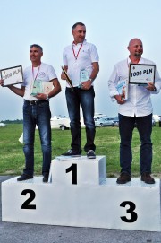 Andrzej Śmielkiewicz, Krzysztof Łuniewski i Tomasz Dul zostali Mistrzami Polski w szybowcowych zawodach organizowanych przez Aeroklub Stalowowolski.