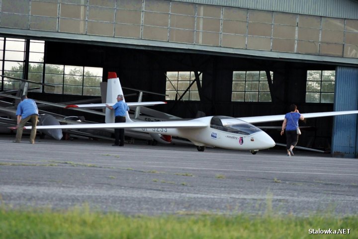 Andrzej Śmielkiewicz, Krzysztof Łuniewski i Tomasz Dul zostali Mistrzami Polski w szybowcowych zawodach organizowanych przez Aeroklub Stalowowolski.