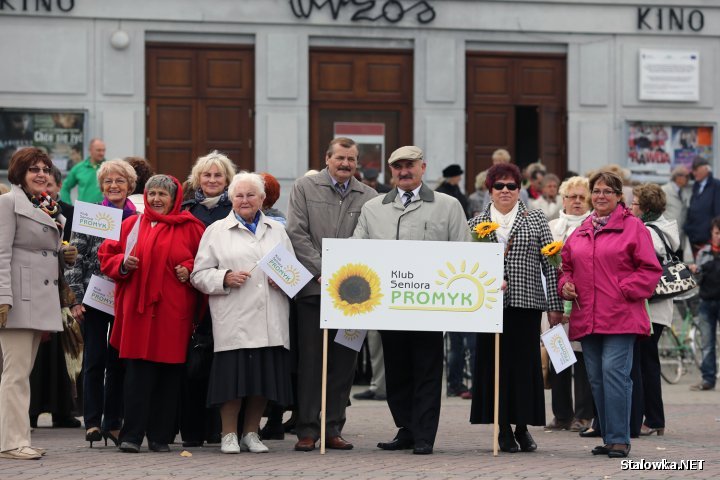 Klub Seniora Promyk w Stalowej Woli prowadzi zapisy na integracyjne wycieczki dla seniorów organizowane od czerwca do października przez Stowarzyszenie Równowaga. 