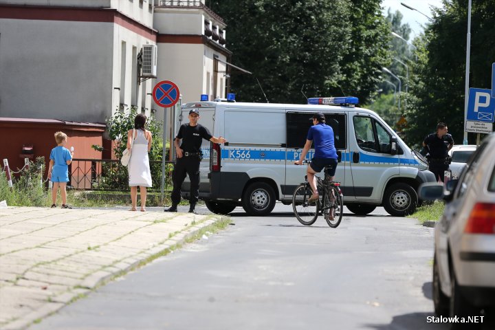 W wtorek, 22 lipca 2014 r. około godz. 11:00 w Urzędzie Skarbowym w Stalowej Woli przy ul. Metalowców ogłoszono alarm bombowy. Ewakuowano cały budynek.