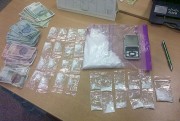 Łącznie policjanci ujawnili i zabezpieczyli blisko 190 gram białego proszku. Z tej ilości zabezpieczonych narkotyków można było przygotować około 200 porcji.