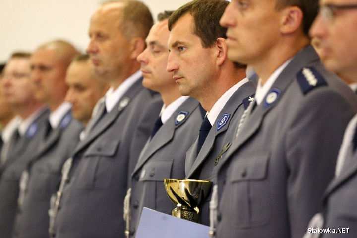 Święto Policji 2014 w Stalowej Woli. 62 funkcjonariuszy z awansami.