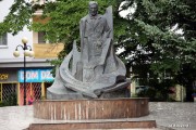 Pomnik z podobizną inżyniera Kwiatkowskiego wystawiono przy ulicy Staszica, na placu niedaleko kina Ballada. Uroczyste odsłonięcie odbyło się 20 września 2001 roku. 