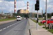 Pracownicy zakładów korzystający ze ścieżek rowerowych wzdłuż ul. Grabskiego w Stalowej Woli skarżą się na zablokowanie jednego pasa ścieżki rowerowej przez sygnalizator jak i chodnika.