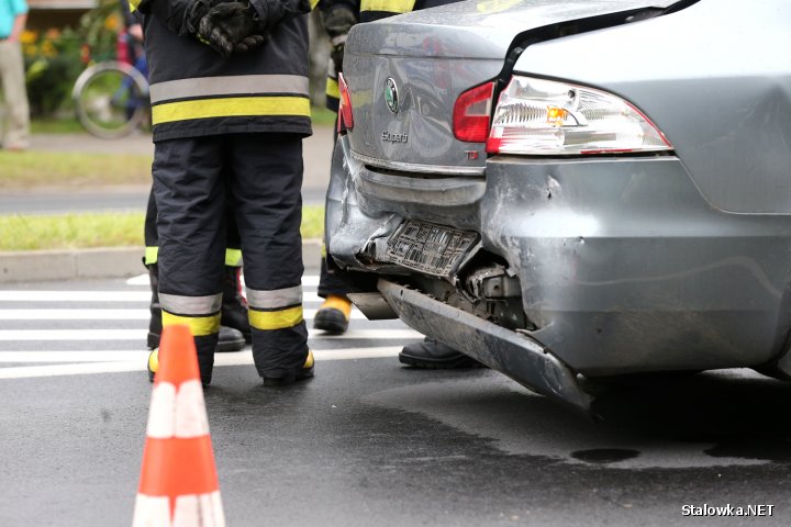 Policja ze stalowowolskiej drogówki ustala okoliczności wypadku.