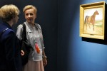 Portret kobiety z wachlarzem autorstwa Henryka Rodakowskiego odkryty w prywatnej kolekcji przez autorkę wystawy Annę Król - został pokazany publiczności w Stalowej Woli pierwszy raz w historii.