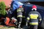 Poszkodowany 23-letni kierowca trafił do szpitala w Stalowej Woli. Policja ustala okoliczności wypadku.
