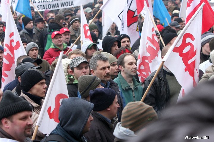 RZESZÓW. Manifestacja Międzyzwiązkowego Komitetu Protestacyjnego HSW w Rzeszowie przeciwko drastycznym podwyżkom cen energii.