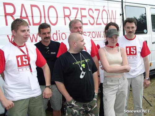 Ekipa Radia Rzeszów, wraz z prowadzącymi imprezę (Janusz Majka i Adam Głaczyński)