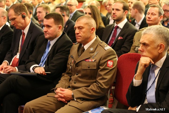 Poseł Renata Butryn i Antoni Rusienek, członek zarządu HSW S.A. wzięli udział w konferencji na temat nowej roli NATO w polityce bezpieczeństwa europejskiego.