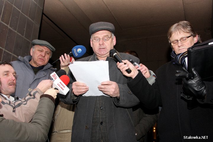 10 luty 2009 r.: Henryk Szostak, przewodniczący NZZ Solidarność HSW odczytał ostatnia apelacje do premiera...
