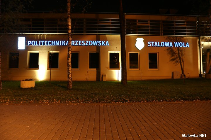 W kategorii Obiekty użyteczności publicznej zwyciężyła stalowowolska siedziba Politechniki Rzeszowskiej przy ulicy Kwiatkowskiego zaprojektowana przez Pawła Szumielewicza.