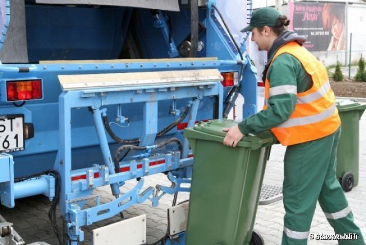 Radni miejscy w Stalowej Woli na zakończenie kadencji 2010-2014 obniżyli stawki za selektywną zbiórkę odpadów komunalnych dla mieszkańców miasta.