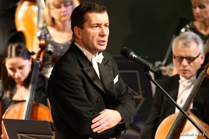 Koncert Noworoczny w Miejskim Domu Kultury w Stalowej Woli w wykonaniu Orkiestry Filharmonii Zabrzańskiej.