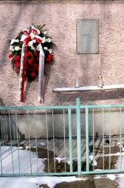Tragiczną śmierć Zbigniewa Tokarczyka upamiętnia pamiątkowa tablica na OZEC-ie.