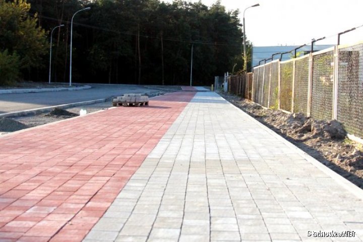Ścieżka rowerowa wzdłuż drugiego odcinka ul. Przemysłowej-bocznej w Stalowej Woli nie będzie wykonana z kostki brukowej, ale asfaltu.