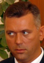 W czwartek, 5 lutego 2015 roku doszło do zmiany zarządu i Rady Nadzorczej w Przedsiębiorstwie Energetyki Cieplnej w Stalowej Woli. Prezesem nie jest już 47-letni Andrzej Szymonik, który od 16 kwietnia 2004 roku piastował tą funkcję.