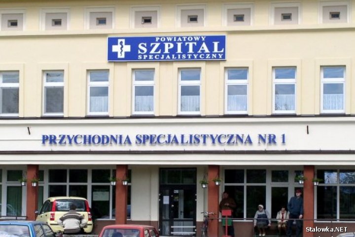 W związku z rosnącą ilością zachorowań Powiatowy Szpital Specjalistyczny w Stalowej Woli wprowadził ograniczenia odwiedzin pacjentów na poszczególnych oddziałach.
