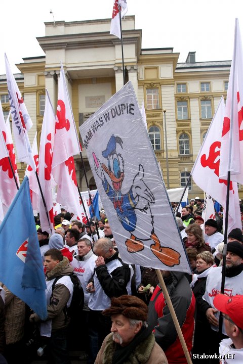 WARSZAWA. Manifestacja pod siedzibę Rady Ministrów w Warszawie.