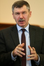 W lutym 2015 roku obowiązki dyrektorskie za Antoniego Sokołowskiego przejął Ryszard Drobny.