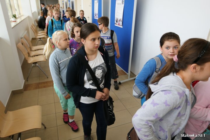 Piątkowe spotkanie z naukowcami przyciągnęło 450 dzieci z klas IV-VI z ośmiu stalowowolskich szkół podstawowych. Poprzez zabawę zgłębiali tajniki fizyki, chemii i lotnictwa.