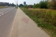 Piesi, rowerzyści, osoby uprawiające jogging i nordic walking w ostatnim czasie szczególnie upodobały sobie chodnik na ulicy Chopina w Stalowej Woli, w sąsiedztwie trasy podskarpowej.