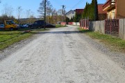 W Kępiu Zaleszańskim - Zajeziorzu mieszkańcy doczekają się niebawem remontu drogi. Żwirowa nawierzchnia zostanie pokryta asfaltem.
