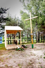 Krzyż jest obiektem małej architektury i nie znajduje się w miejscu publicznym. Tak orzekli pracownicy WINB.