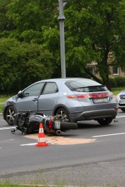 42-letniego motocyklistę przewieziono do szpitala.