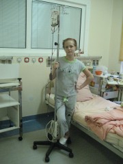 16-letnia Olga z Ukrainy potrzebuje pieniędzy na kosztowne leczenie ostrej białaczki.