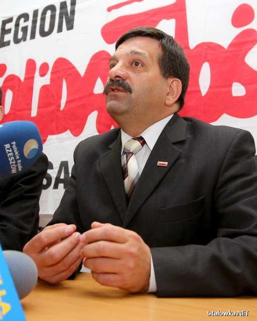 Przewodniczący Komisji Krajowej NSZZ Solidarność Janusz Śniadek na konferencji podczas VII Walnego Zebrania Delegatów.