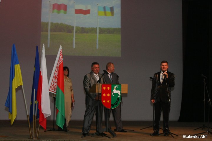 Powiat Stalowowolski nawiązał partnerską współpracę z Powiatem Radechowskim w Republice Ukrainy oraz Powiatem Iwanowskim w Republice Białorusi.