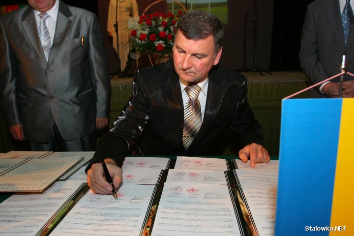 Powiat Stalowowolski nawiązał partnerską współpracę z Powiatem Radechowskim w Republice Ukrainy oraz Powiatem Iwanowskim w Republice Białorusi.