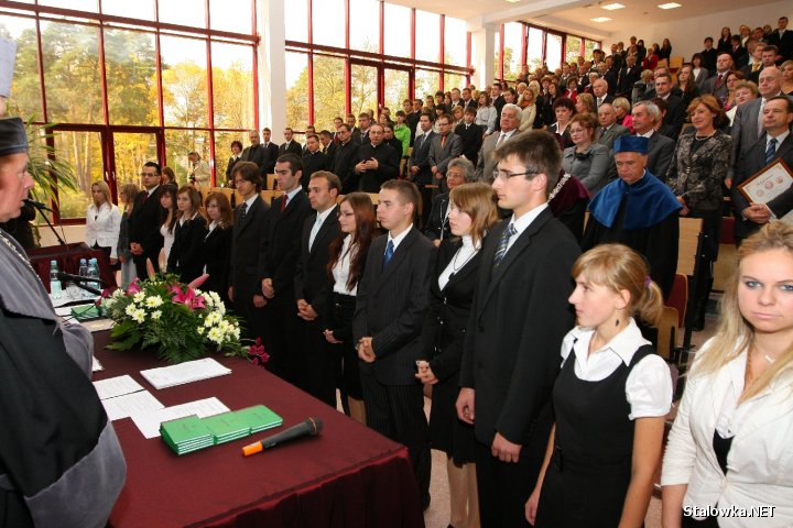 Inauguracja roku akademickiego 2009/2010 na Katolickim Uniwersytecie Lubelskiem w Stalowej Woli. Ślubowanie studentów I roku.