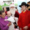Święty Mikołaj odwiedził dzieci w stalowowolskim szpitalu