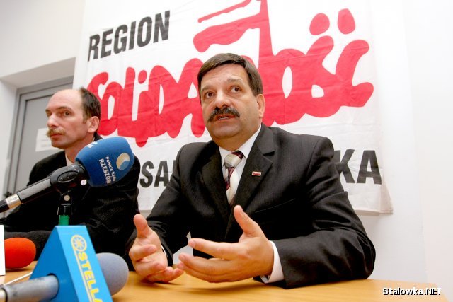 - Dziś w Polsce bezrobotny skazany jest na wykluczenie - mówił Śniadek.