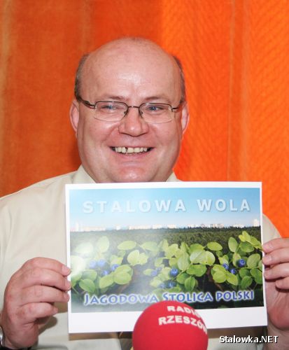 Andrzej Szlęzak z zadowoleniem promuje Stalową Wolę jako Jagodową Stolicę Polski.